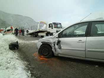 Verkehrsunfall mit Einsatzfahrzeug
