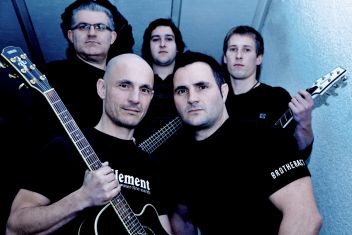 Erste Studio Album von Brotheract