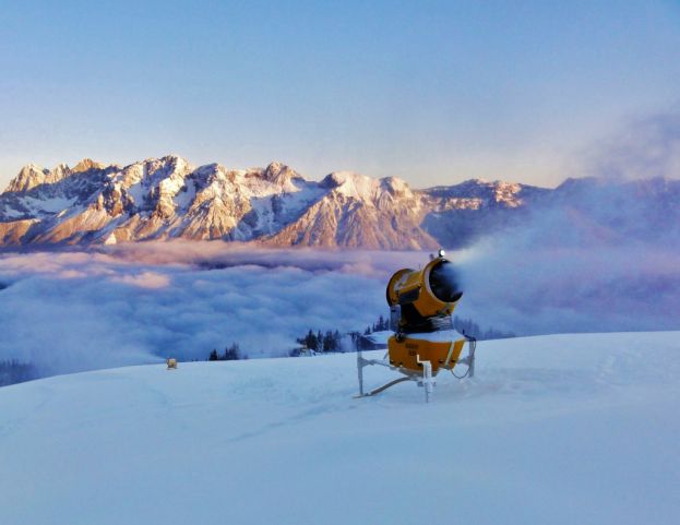 Mehr als 7000 Schneekanonen sorgen auf Planai &amp; Hochwurzen für 100% beschneibare Pistenflächen.