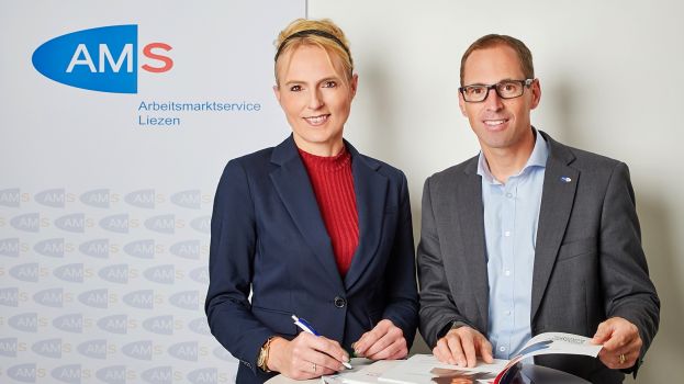 AMS Liezen Leiter Helge Röder und seine Stellvertreterin Brigitte Wasmer ziehen Bilanz über die Entwicklungen am regionalen Arbeitsmarkt über ein Ausnahmejahr im Banne der Corona-Pandemie und geben einen Ausblick auf die nächsten Monate im Bezirk Liezen