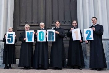 Die Glocken läuten „5 vor 12“!