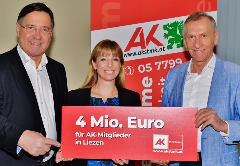 AK-Direktor Dr. Johann Scheuch, Mag.a Sabine Spreitz (Leiterin AK-Außenstelle Liezen) und AK-Präsident Josef Pesserl