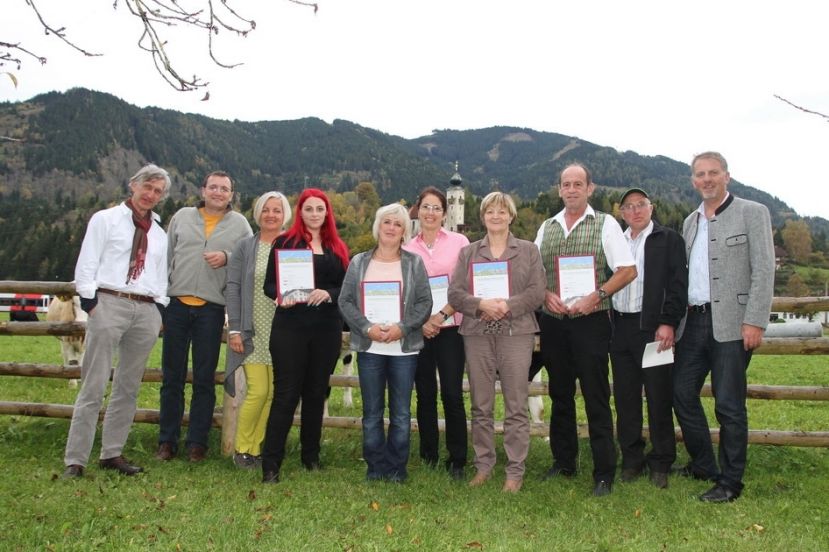vlnr: Bernhard Stejskal (Naturparke Steiermark), Alois Wilfling (OIKOS), Andrea Adler König (Adler Marketing), Lisa Köck (Naturpark Sölktäler), Erika Grundner (Tourismusobfrau Naturpark Sölktäler), Barbara Steiner (Mauthaus zu Stein), Gerti Langbrucker (Pension Langbrucker), Helmut Tritscher (Gasthof Gamsjäger), Herbert Bodenwinkler (Naturparkführer), Volkhard Maier (Naturpark Sölktäler).