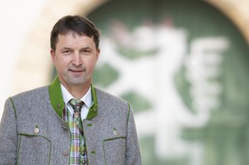 LAbg. Albert Royer: „Modernisierung der Schihandelsschule Schladming ist zu begrüßen!“