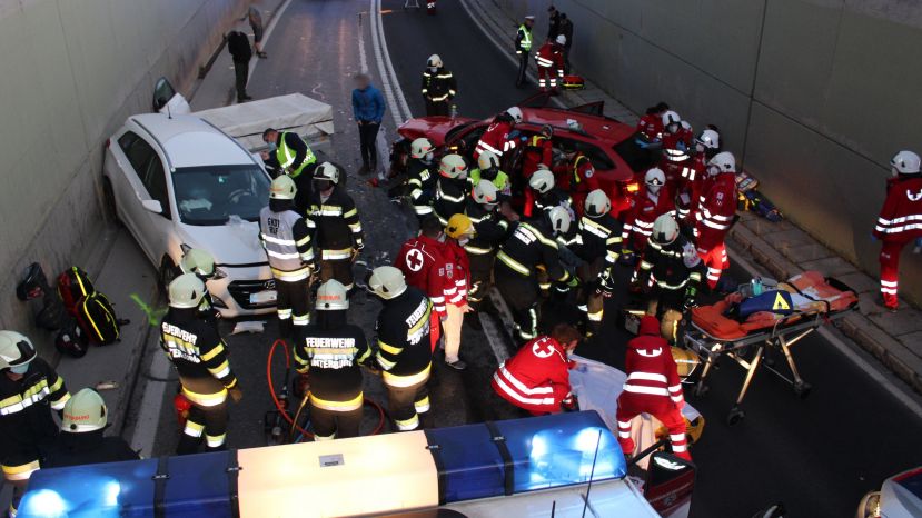 Betrunkener verursacht Verkehrsunfall