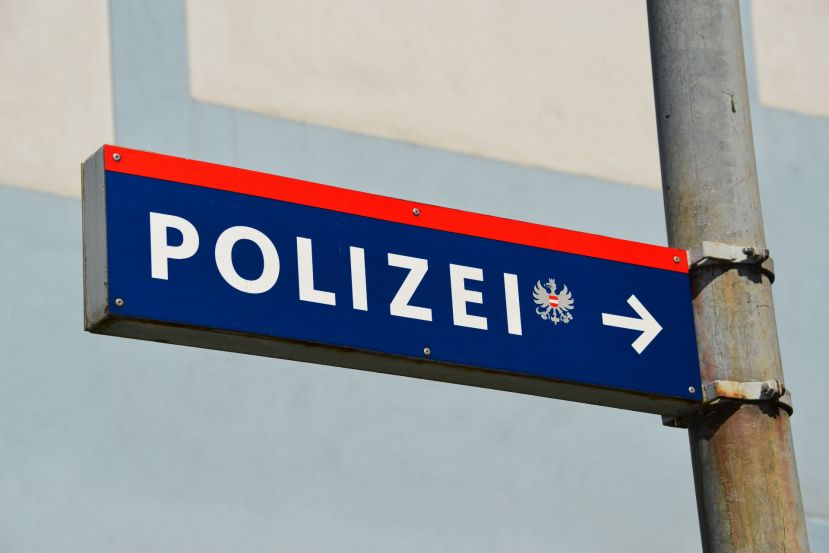 Zeugenaufruf nach Verkehrsunfall