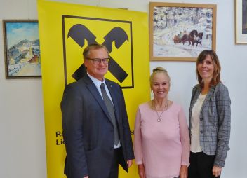 Direktor Manfred Kirchsteiger, Brigitte Hödl und Gerlinde Leichtenmüller