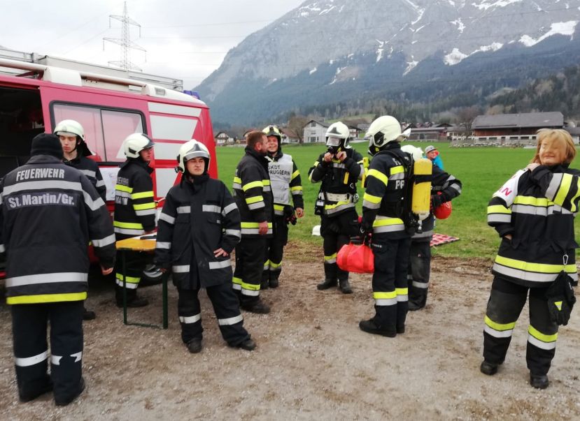 Menschenrettung in einem Sägewerk