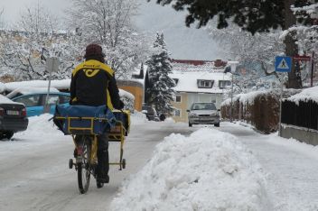 Trari, Trara, die Steinzeitpost ist da