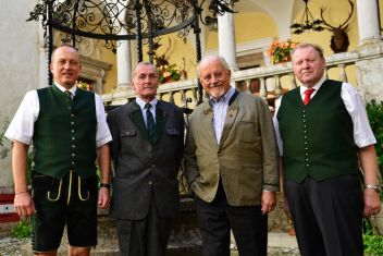 Bundesrat Armin Forstner, Burgherr Wolfgang Boesch, Stiftungsratsvorsitzender Friedmund Hueber, Bürgermeister Stangl.