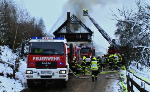 Wohngebäude in Liezen in Vollbrand