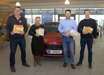 Autozentrum-Mayer-Betriebsleiter Christian Kerntke, Lebenshilfe-Ennstal-Geschäftsführerin Gertrude Rieger und Projektmanager Klaus Herzmaier, Autozentrum-Mayer-Verkaufsleiter Christoph Schachner.
