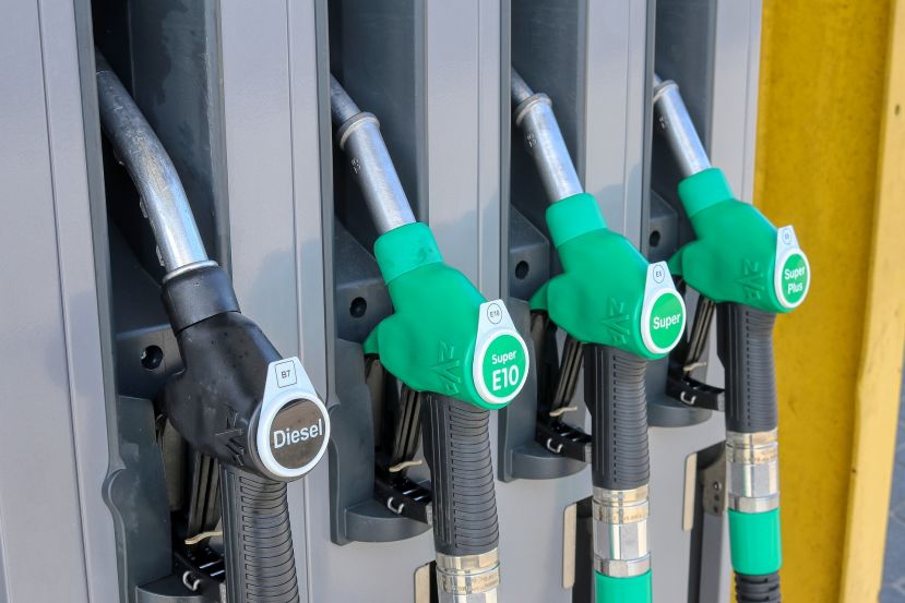 Zusammenstoß bei einer Tankstelle