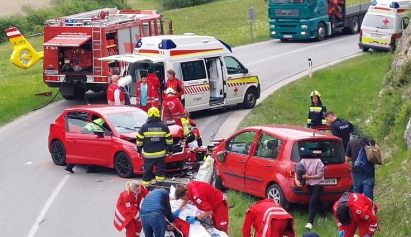Drei Frauen bei Unfall verletzt