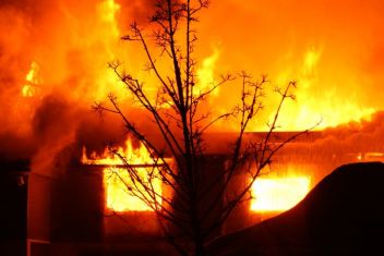 Spielende Kinder entfachten Großbrand