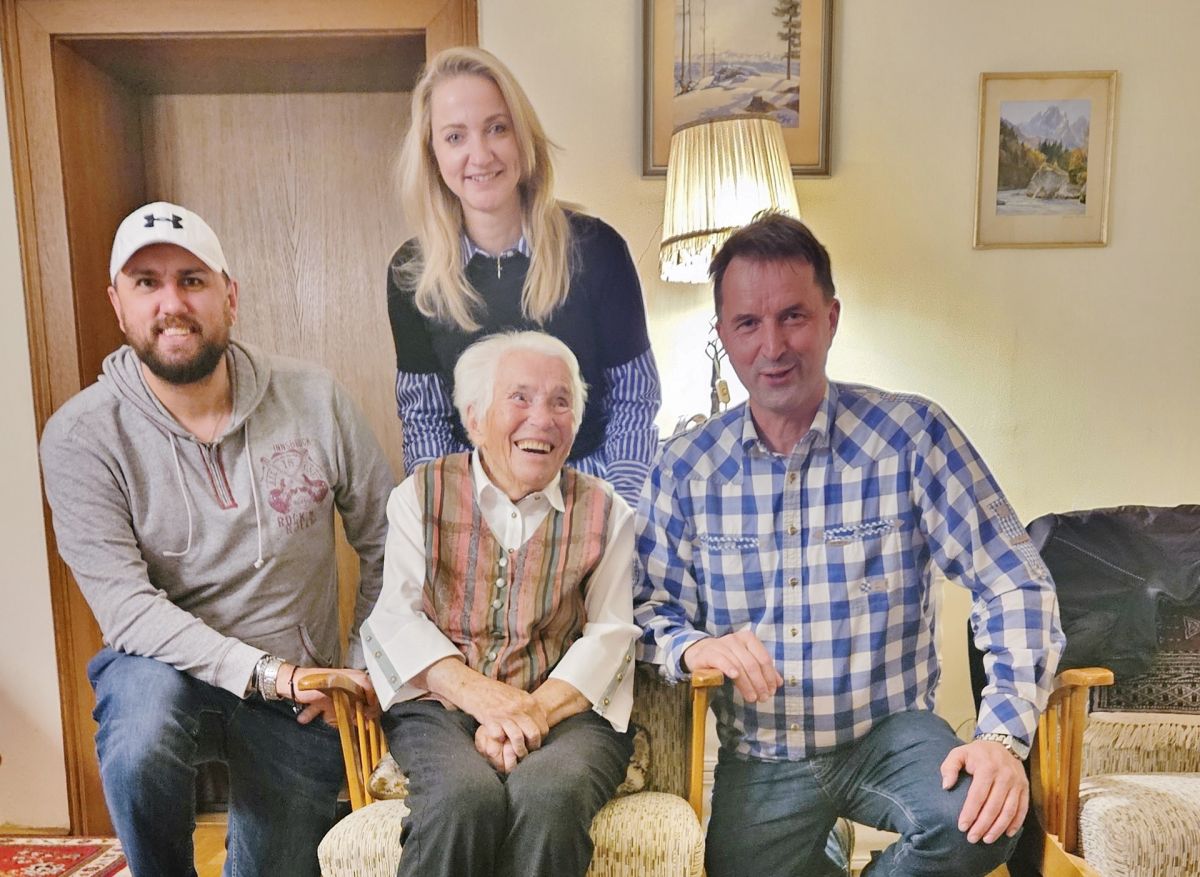 Herzlichen Glückwunsch zum 100. Geburtstag