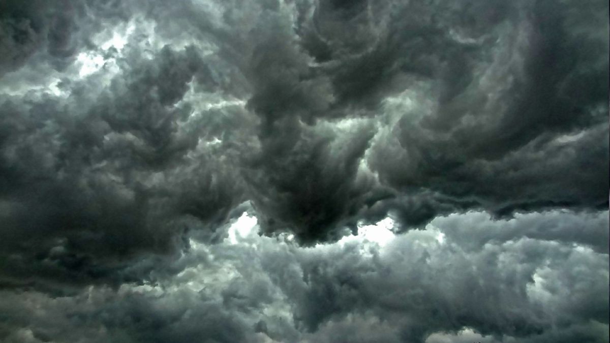 Straßensperre nach Unwetter