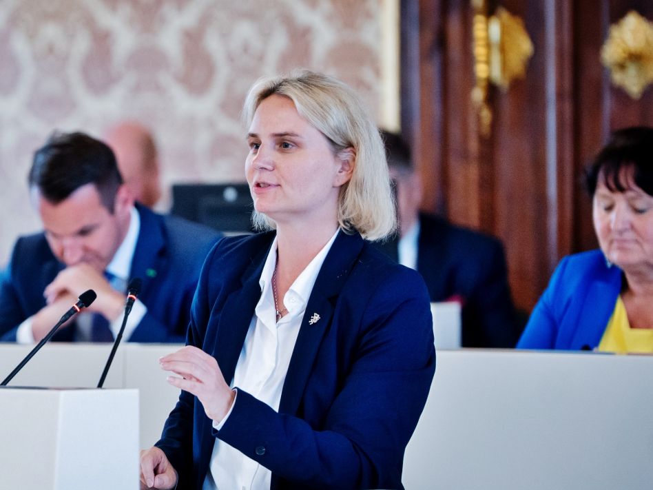 Sparen, investieren und die Schulden steigen