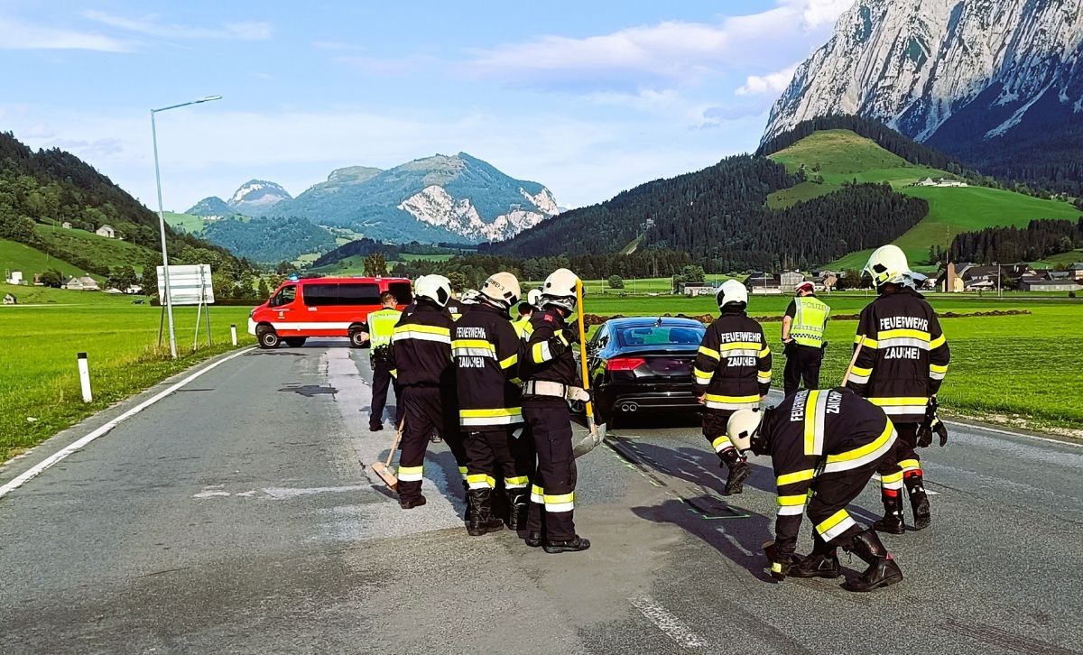 Schwerer Verkehrsunfall auf der B145