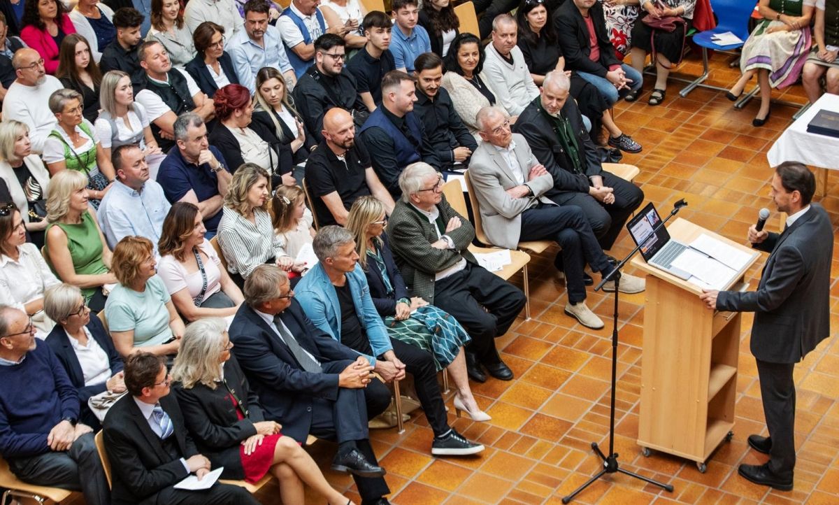 Feierliche Verabschiedung der AbsolventInnen