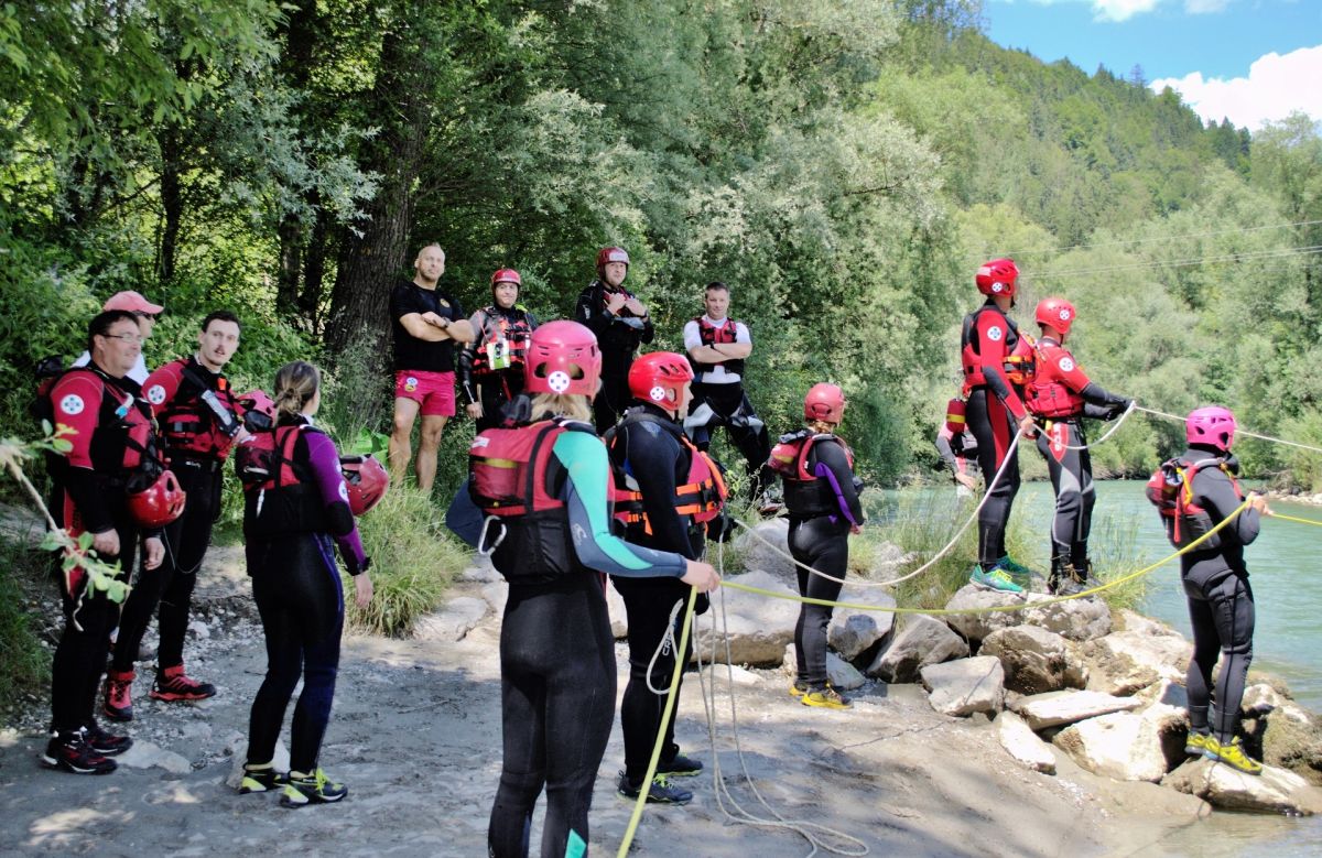Ausgebildet zum Fließwasserretter