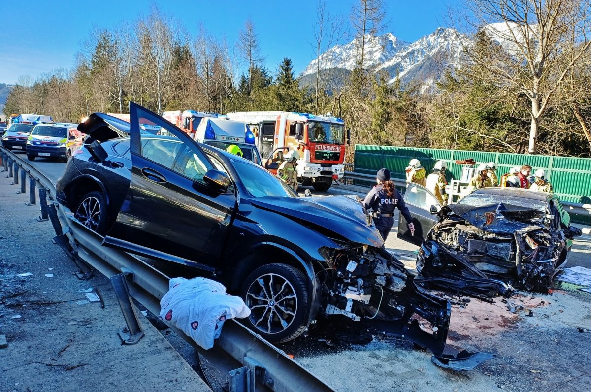 Vierjähriger auf der B 320 schwer verletz