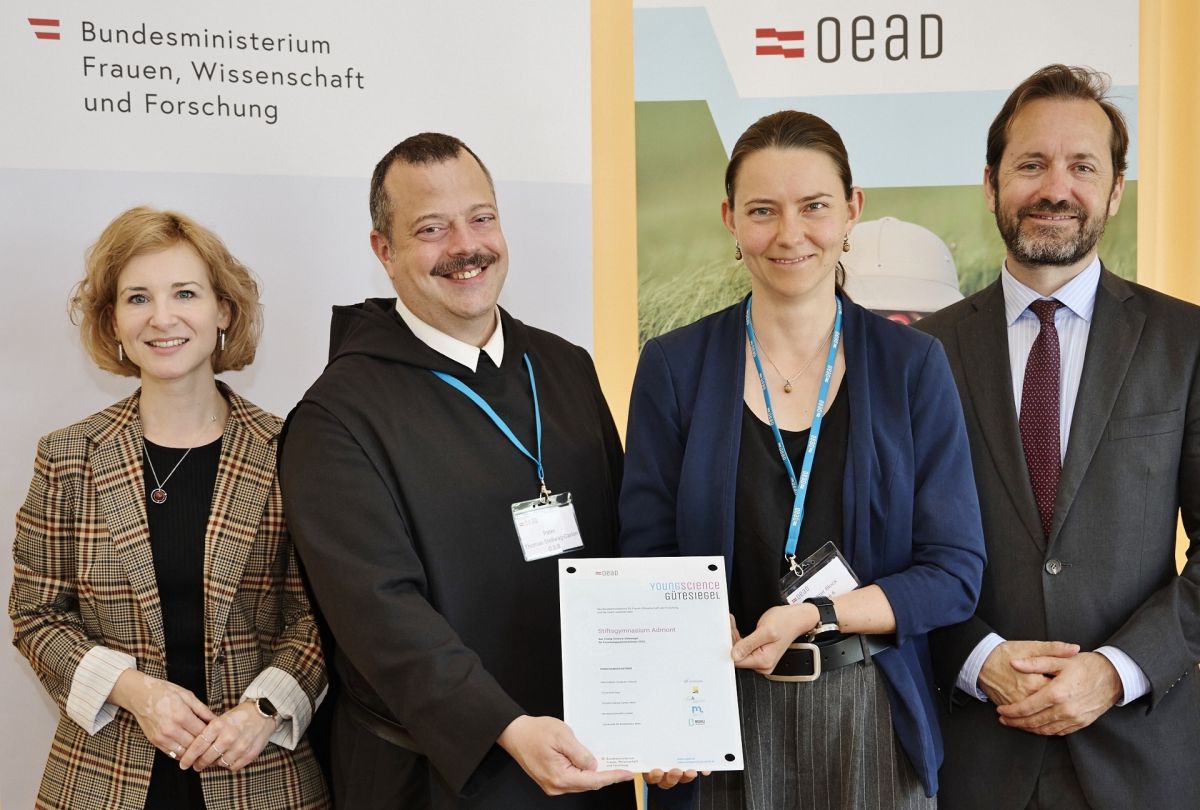 Stiftsgymnasium erhält Young-Science Gütesiegel